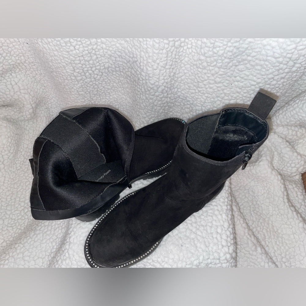 Time & Tru Women's Black Suede Boots Preowned - Picture 9 of 10